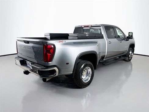Used 2024 Chevrolet Silverado 3500 LT w/ Convenience Package image 8