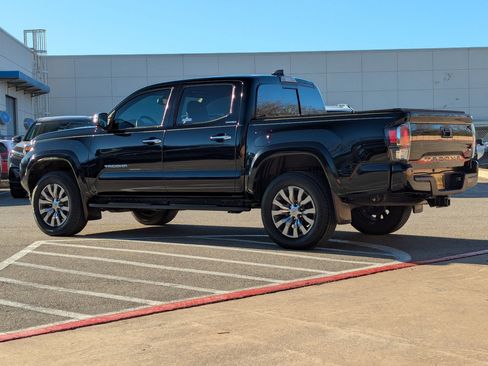 Used 2022 Toyota Tacoma Limited image 6