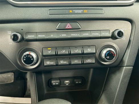 Used 2020 Kia Sportage LX image 16