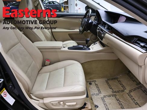 Used 2015 Lexus ES 350 w/ Luxury Package FWD image 28