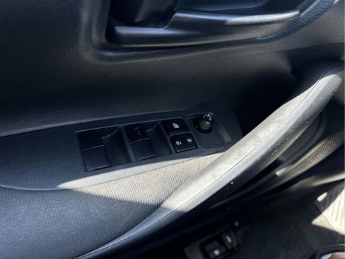 Used 2023 Toyota Corolla LE image 11