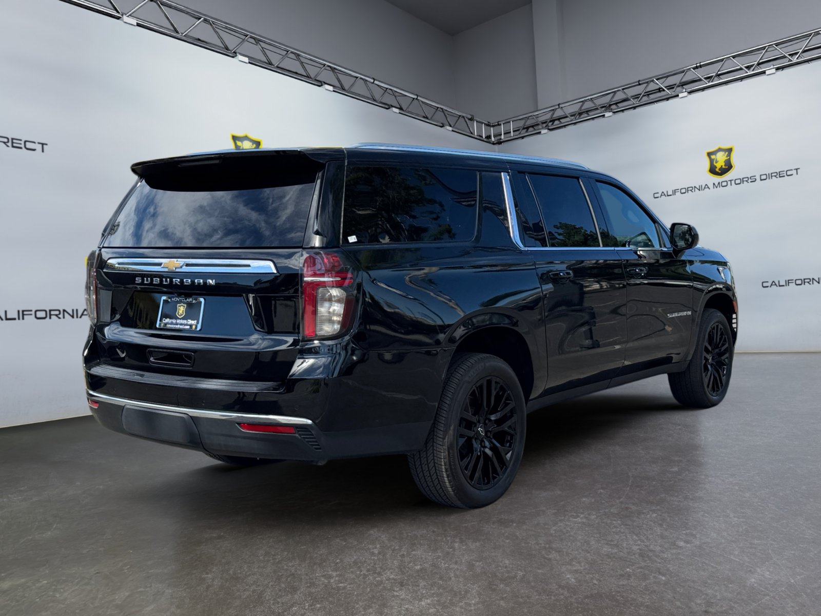 Used 2024 Chevrolet Suburban LS w/ Driver Alert Package AWD/4WD image 5