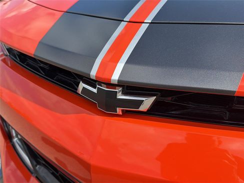 Used 2018 Chevrolet Camaro SS w/ Hot Wheels Edition RWD image 9