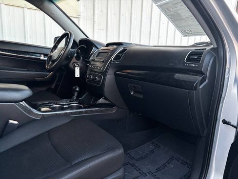 Used 2015 Kia Sorento LX FWD image 34