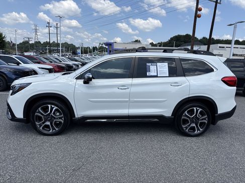 Used 2023 Subaru Ascent Touring AWD/4WD image 7