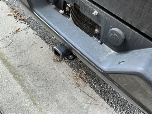 Used 2019 Chevrolet Silverado 1500 Custom w/ Custom Value Package AWD/4WD image 10