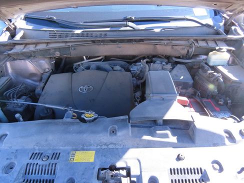 Used 2017 Toyota Highlander Limited image 13