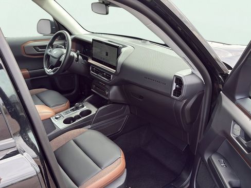 Certified 2025 Ford Bronco Sport Outer Banks w/ Outer Banks Tech Package+ AWD/4WD image 17