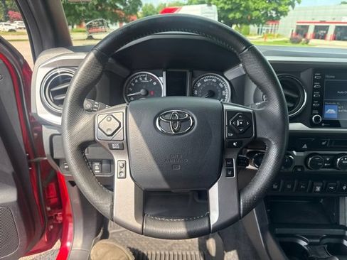 Used 2020 Toyota Tacoma Limited AWD/4WD image 29