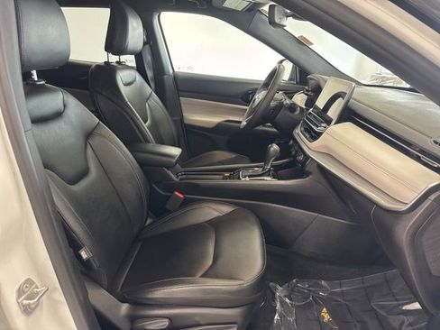 Used 2025 Jeep Compass Limited image 22