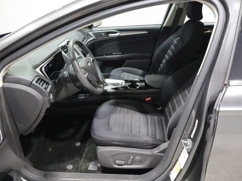 Used 2016 Ford Fusion SE FWD image 10