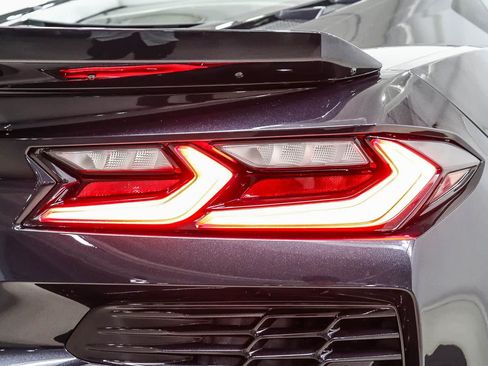 Used 2024 Chevrolet Corvette Z06 RWD image 12