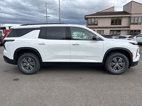 New 2026 Chevrolet Traverse LT FWD image 6