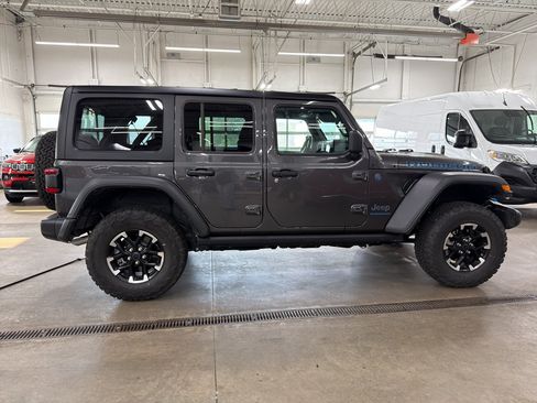 Used 2025 Jeep Wrangler Unlimited Rubicon 4xe w/ Safety Group AWD/4WD image 4