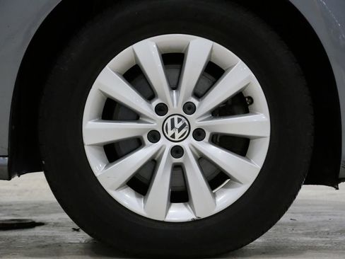 Used 2013 Volkswagen Passat 2.5 S image 9