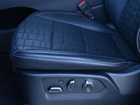 Used 2025 Cadillac Escalade Sport Platinum image 33