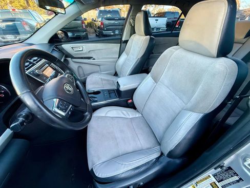 Used 2015 Toyota Camry XSE image 8