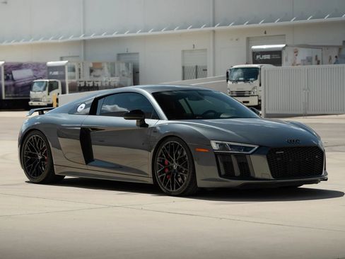 Used 2018 Audi R8 V10 RWD image 15