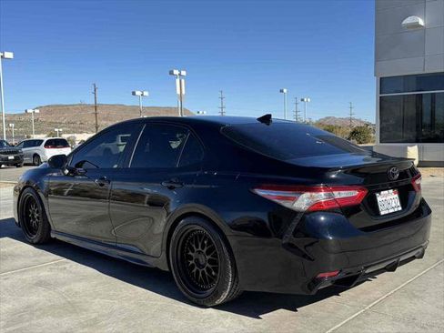 Used 2020 Toyota Camry SE image 7