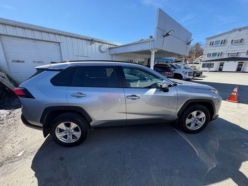 Used 2021 Toyota RAV4 XLE image 6