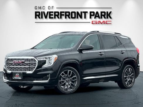 Used 2024 GMC Terrain Denali w/ Black Diamond Edition AWD/4WD image 7