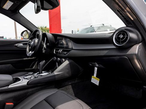 New 2025 Alfa Romeo Giulia w/ Driving Assist Package image 33