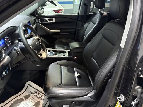 Certified 2023 Ford Explorer XLT w/ Equipment Group 202A image 9