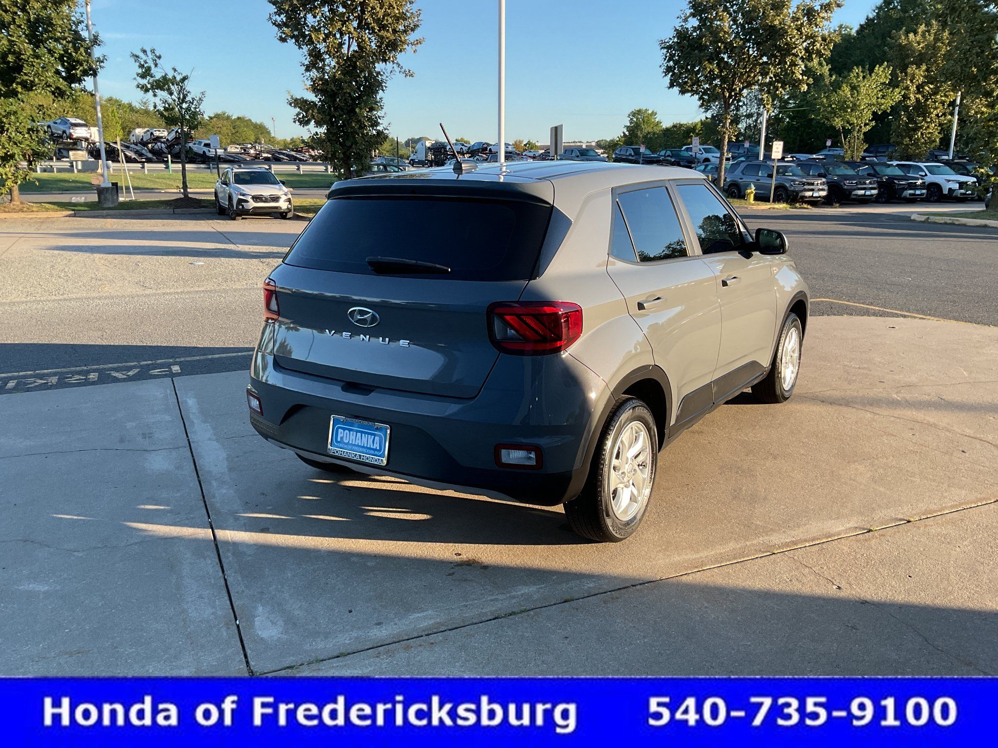Used 2023 Hyundai Venue SE FWD image 6