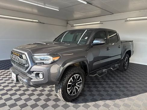 Used 2021 Toyota Tacoma TRD Sport w/ Technology Package RWD image 17