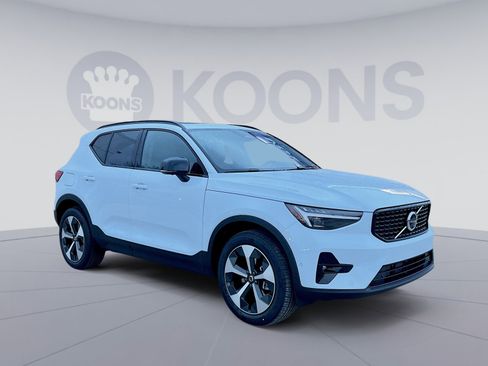 New 2026 Volvo XC40 B5 Plus w/ Protection Package Premier image 10