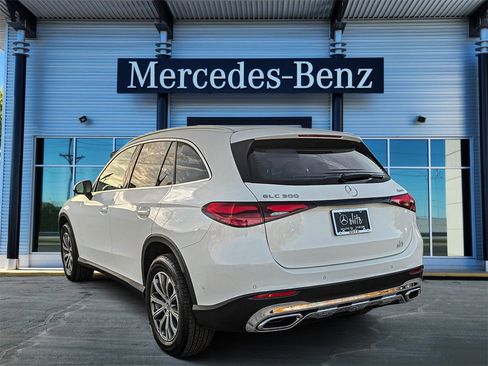 New 2025 Mercedes-Benz GLC 300 4MATIC image 4