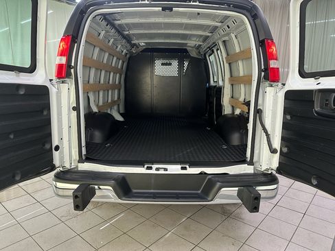 Certified 2025 Chevrolet Express 2500 w/ Driver Convenience Package RWD image 8
