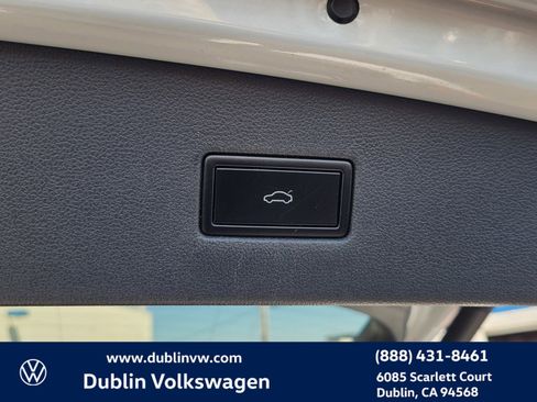 Used 2019 Volkswagen Tiguan SEL w/ 3rd Row Seat Package image 27