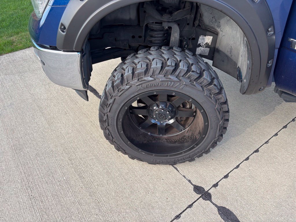 Used 2017 Nissan Titan SL AWD/4WD image 32
