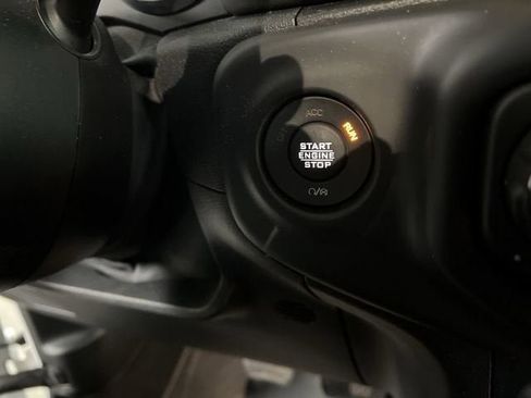Used 2021 Jeep Gladiator Sport AWD/4WD image 16