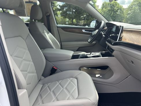 Used 2026 Volkswagen Atlas SE FWD image 31