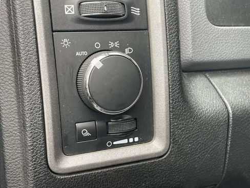 Used 2015 RAM 1500 Tradesman AWD/4WD image 18