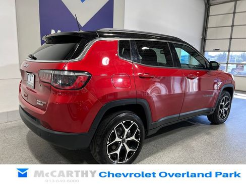 Used 2025 Jeep Compass Limited AWD/4WD image 5