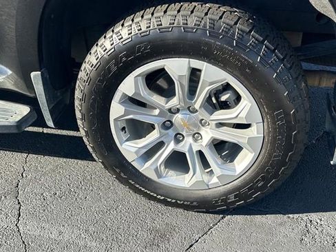 Used 2023 Chevrolet Silverado 1500 High Country w/ Technology Package image 33