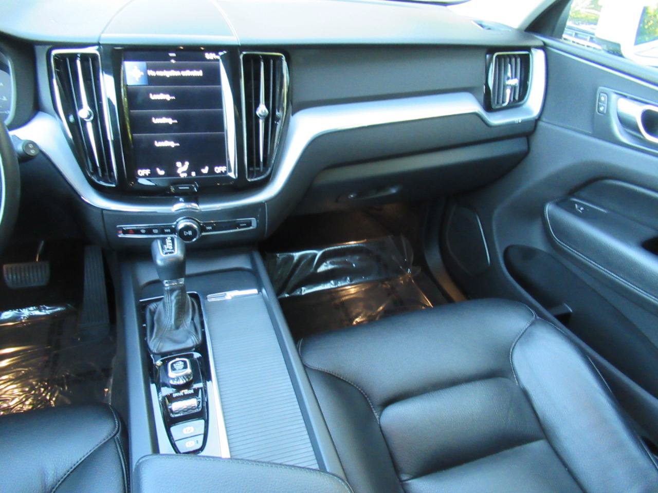 Used 2018 Volvo XC60 T6 Momentum AWD/4WD image 15