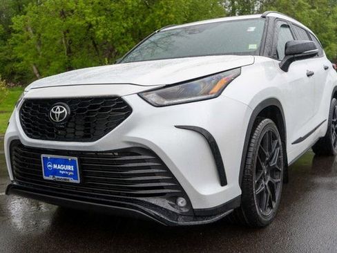 Used 2022 Toyota Highlander XSE w/ Protection Package #3 (TMS) AWD/4WD image 2