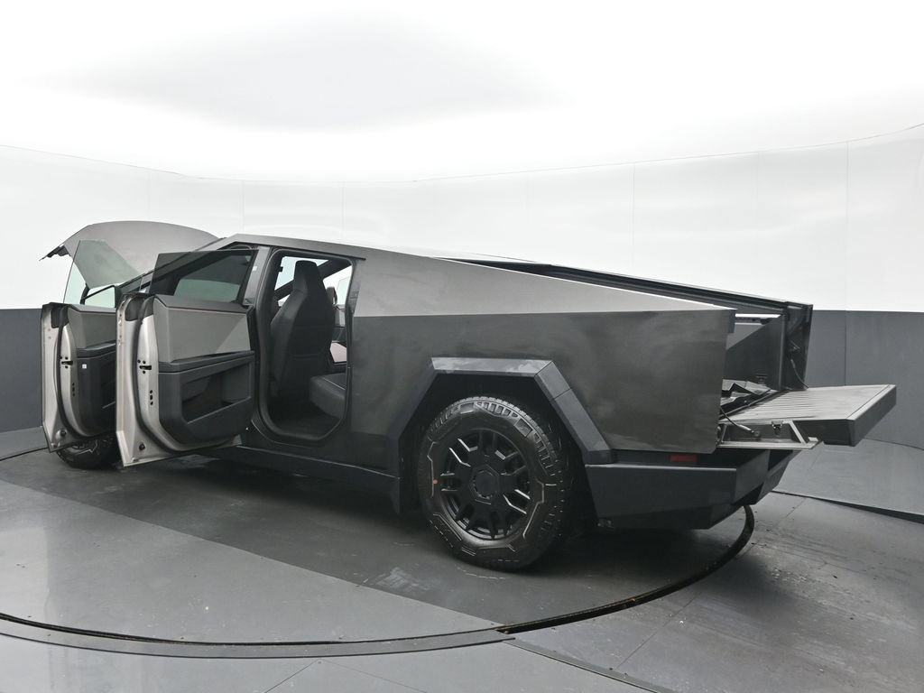 Used 2024 Tesla Cybertruck AWD Crew Cab image 22