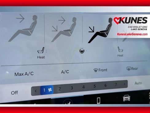 Used 2024 Chrysler Pacifica Touring-L FWD image 34