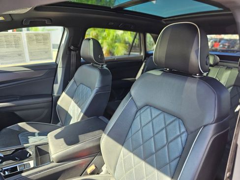 Used 2024 Volkswagen Atlas Cross Sport SEL Premium R-Line image 22