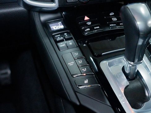 Used 2016 Porsche Cayenne image 48