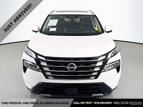 Certified 2025 Nissan Rogue Platinum w/ Tech Package image 2