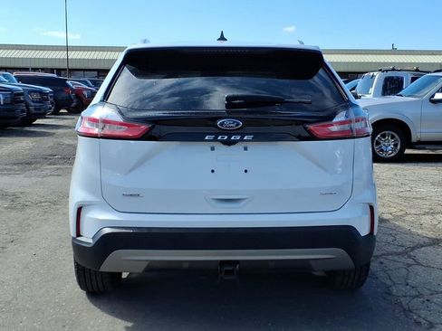 Used 2023 Ford Edge SEL w/ Convenience Package image 4