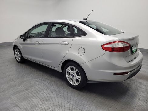 Used 2015 Ford Fiesta SE image 3