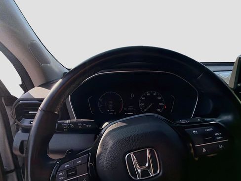 Used 2024 Honda Pilot EX-L image 11