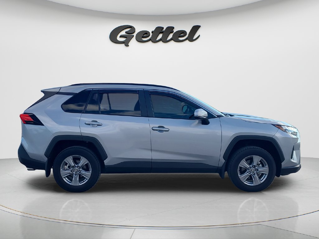 Used 2025 Toyota RAV4 XLE w/ Convenience Package AWD/4WD image 4